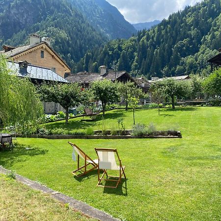 アラーニャ・ヴァルセージア L'Aria Di Casa Bed & Breakfast エクステリア 写真
